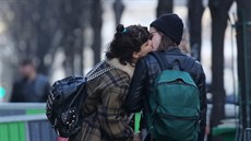 Kristen Stewartová se v Paříži líbala se svou novou přítelkyní Soko. Kristen Stewartová se v Paříži líbala se svou novou přítelkyní Soko.