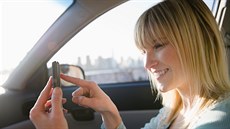 Řidiči se na volné parkovací místo můžou v "chytrých městech" dostat pomocí... Řidiči se na volné parkovací místo můžou v "chytrých městech" dostat pomocí...