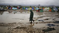 Podmínky v táboe u vesnice Idomeni na ecko-makedonské hranici nejsou dobré....