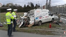 Dodávka vjela v Postřelmově na přejezd ve chvíli, kde k němu přijížděl spěšný... Dodávka vjela v Postřelmově na přejezd ve chvíli, kde k němu přijížděl spěšný...