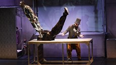 Z představení Roots, které Cirk La Putyka hraje v berlínském divadle Chamäleon. Z představení Roots, které Cirk La Putyka hraje v berlínském divadle Chamäleon.