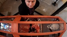 Bývalý politik, pravoslavný věřící Tomáš Jarolím u ostatků svatého Clari v... Bývalý politik, pravoslavný věřící Tomáš Jarolím u ostatků svatého Clari v...