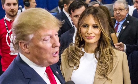 Melania Trumpová, bývalá modelka a manelka amerického prezidentského kandidáta...