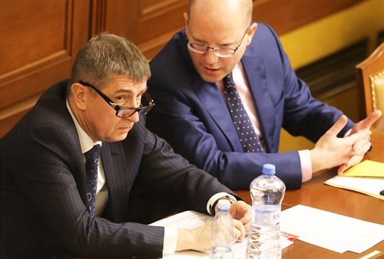 Ministr financí a éf ANO Andrej Babi a premiér Bohuslav Sobotka