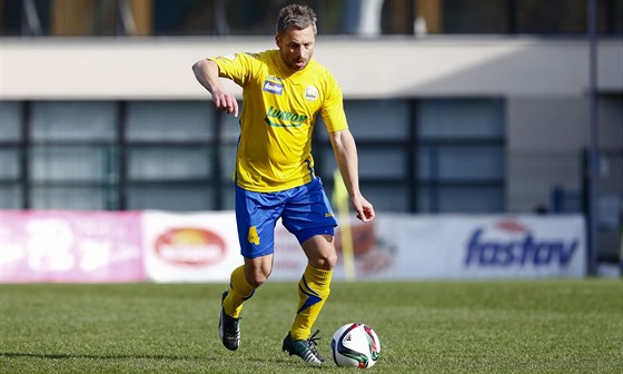 Zlínský David Hubáek v akci v utkání s Olomoucí