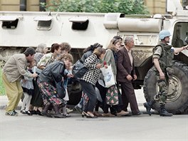 Oblhn Sarajeva zaalo 5. dubna 1992 a trvalo skoro tyi roky. Na snmku z...