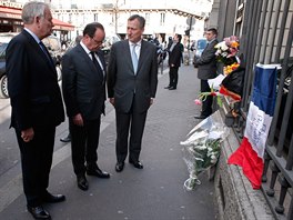 Francouzský prezident François Hollande vzdává úctu obtem bruselského útoku...