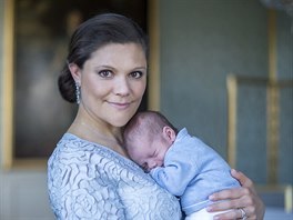 védská korunní princezna Victoria a její syn princ Oscar
