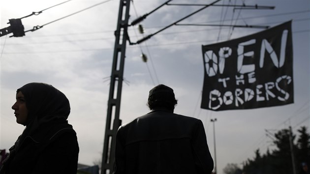 Benci v tboe Idomeni pobl makedonsk hranice (22. bezna 2016)