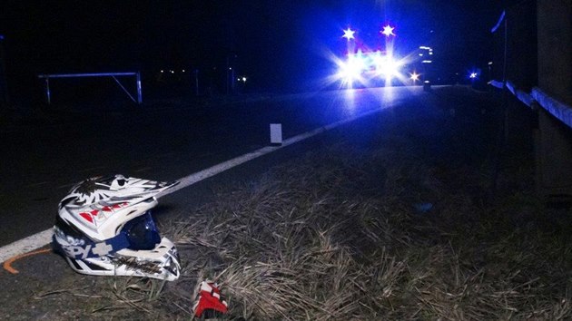 Nehoda motocyklu na silnici mezi obcemi itka a Lnice v okrese Praha - zpad. (27. 3. 2016)