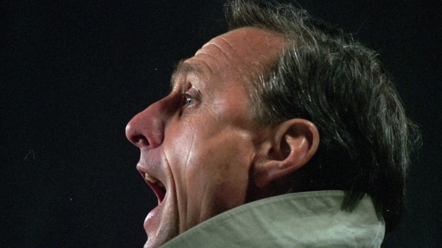 Johan Cruyff coby trenr v roce 1996 v Eindhovenu.