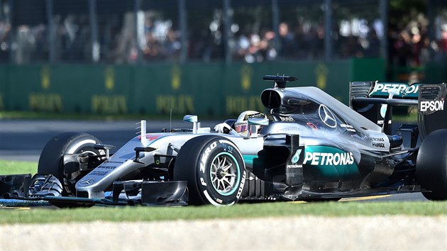 Lewis Hamilton z Mercedesu ve Velk cen Austrlie formule 1.