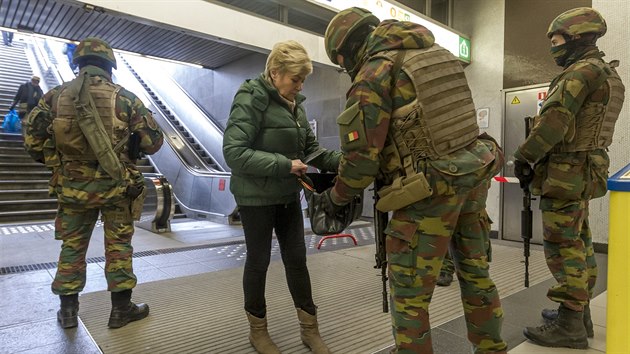 Psn opaten panuj nadle i v bruselskm metru. 