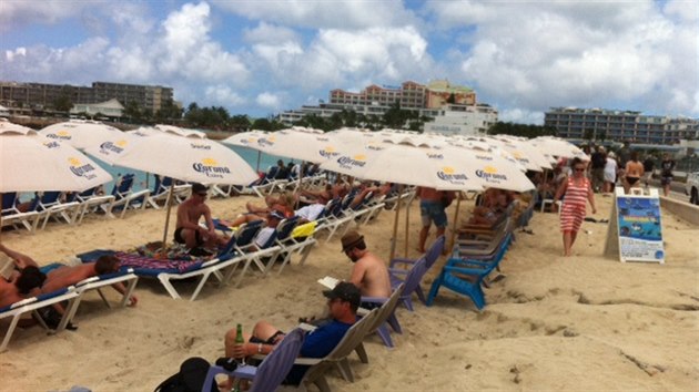 Letiste Juliana, St Martin. umilove cekaji na "Big plane".