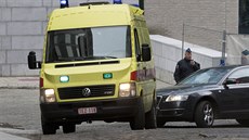Belgická policie Salaha Abdeslama po zatení pevezla do písn steené...
