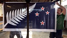 Auckland. Návrh nové novozélandské vlajky se stíbrnou kapradinou. (24....