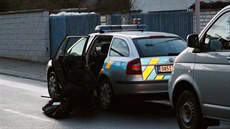 Policie v trboholích zadrela zabarikádovaného ozbrojeného mue (28. bezen...