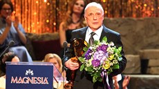 Ocenění za celoživotní mistrovství v muzikálové kategorii náleží Ladislavu... Ocenění za celoživotní mistrovství v muzikálové kategorii náleží Ladislavu...