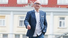 Ředitel lázní v Bohdanči Jiří Vitík vidí budoucnost v alternativní léčbě. Ředitel lázní v Bohdanči Jiří Vitík vidí budoucnost v alternativní léčbě.