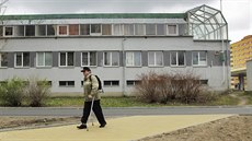 Objekt v Částkově ulici v Plzni, kde se při kontrole našla nelegální ubytovna.... Objekt v Částkově ulici v Plzni, kde se při kontrole našla nelegální ubytovna....