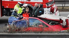 Na dálnici D5 u Plzně se střetl kamion osobním autem. Tragická nehoda... Na dálnici D5 u Plzně se střetl kamion osobním autem. Tragická nehoda...