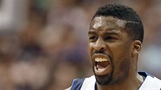 Wesley Matthews z Dallasu po své spné akci