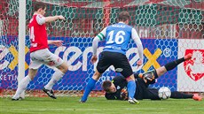 Momentka z duelu Pardubic (červená) a Táborska Momentka z duelu Pardubic (červená) a Táborska