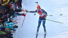 RÁDA SI S VÁMI PLÁCNU. Veronika Vítková se raduje s fanoušky v exhibici v... RÁDA SI S VÁMI PLÁCNU. Veronika Vítková se raduje s fanoušky v exhibici v...