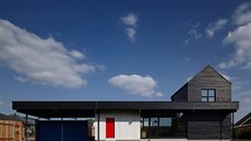 Zastavěná plocha domu, včetně venkovních krytých prostor a kontejneru, je 155... Zastavěná plocha domu, včetně venkovních krytých prostor a kontejneru, je 155...