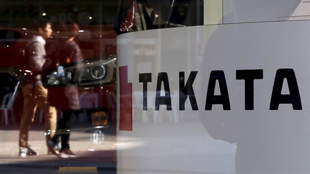 Japonsk dodavatel Takata odhaduje nklady na svolvn milion voz kvli potenciln zvadnm nafukovam airbag od tto firmy a na 2,7 bilionu jen .