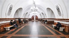 Stanice moskevského metra Frunzeskaja je zdobená nkolika druhy uly na podlaze...