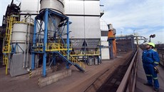 Tkaninový filtr za 365 milionů korun je vysoký jako třípatrový dům. Tkaninový filtr za 365 milionů korun je vysoký jako třípatrový dům.