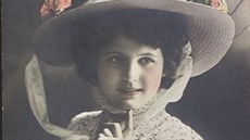 Růžena Brožová (cca 1909) Růžena Brožová (cca 1909)