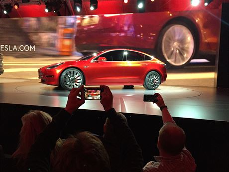 Pedstaven novho elektromobilu Tesla 3