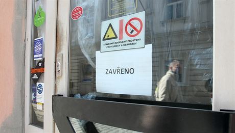 Dvee uzavené restaurace Potrefená husa, která podle veho musela skonit kvli pomoci personálu policii pi odposlouchávání aktér kauzy Vidkun. Mezi tmi je i majitel domu Ivan Kyselý.