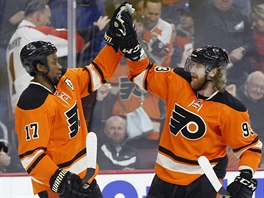 Simmonds stlel, Vorek nahrval. A Flyers li v pesilovce do veden proti...