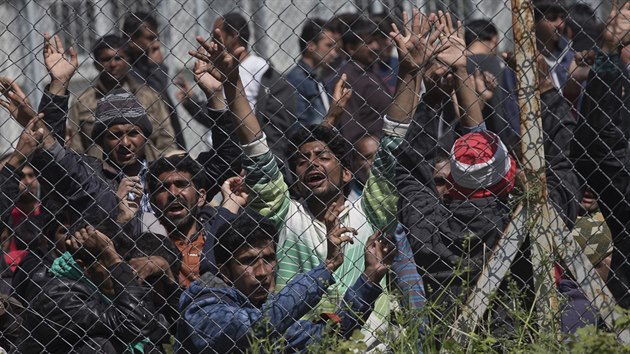 Protest pkistnskch migrant na ostrov Lesbos (5. dubna 2016)