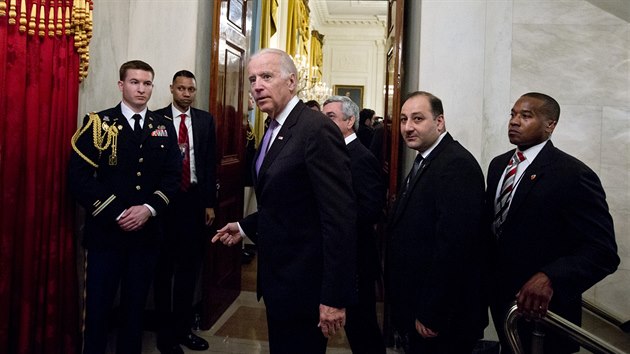 Viceprezident USA Joe Biden pichz na pracovn veei pro astnky summitu o jadern bezpenosti (31. bezna 2016).