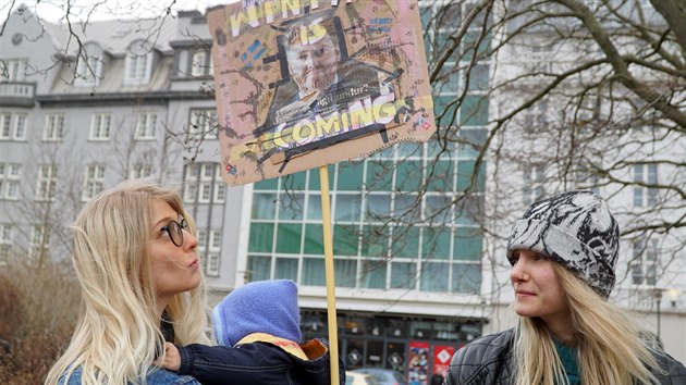 Za odstoupen premira se na Islandu protestovalo i v ter (5. dubna 2016)