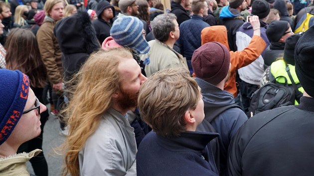Za odstoupen premira se na Islandu protestovalo i v ter (5. dubna 2016)