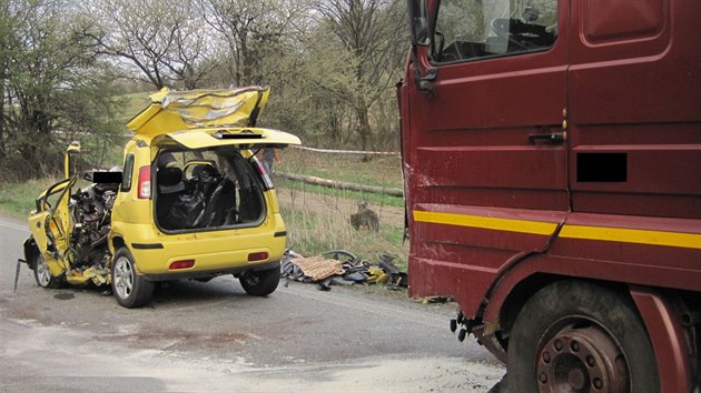 Tragick srka osobnho vozidla s kamionem mezi Ronovem a Frenttem.