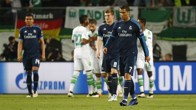 TOHLE NEEKALI. Favorizovan fotbalist Realu Madrid prohrvaj ve Wolfsburgu 0:2.