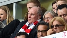 I bývalý editel Bayernu Uli Hoeness se piel na utkání proti Frankfurtu...