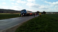 Na Rakovnicku u obce Lišany vjel řidič osobního auta do protisměru, kde se... Na Rakovnicku u obce Lišany vjel řidič osobního auta do protisměru, kde se...
