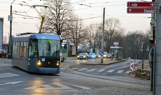 Uzavírku kiovatky ulic itavská, 1. máje a Nákladní si vyádala oprava...