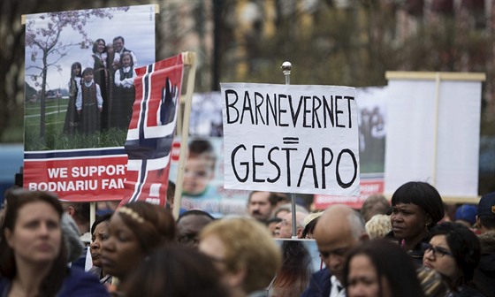Demonstrace proti odebírání dtí norským úadem z dubna 2016