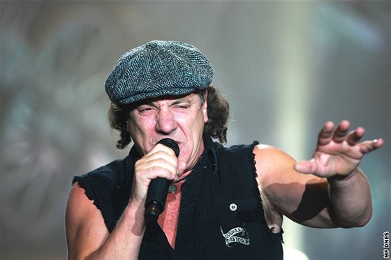 Brian Johnson s AC/DC v Praze v roce 2009