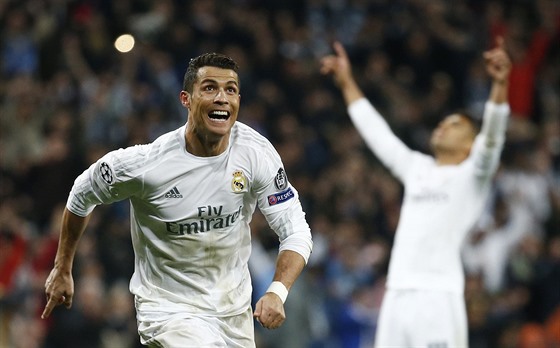 HRDINA. Cristiano Ronaldo hattrickem posunul Real Madrid do semifinále Ligy...
