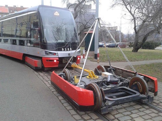 Vozík, který tramvaje za sebou tahají, slouí k digitálnímu zaznamenávání trat