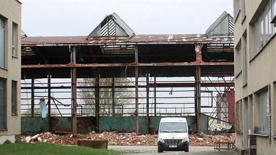 Haly v bývalých kasárnách v Needín jsou urené k demolici.
